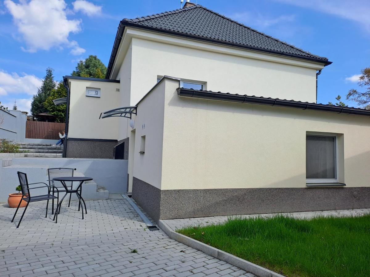 Apartmanovy Dum Se Zahradou V Klidne Casti Prahy 프라하 외부 사진